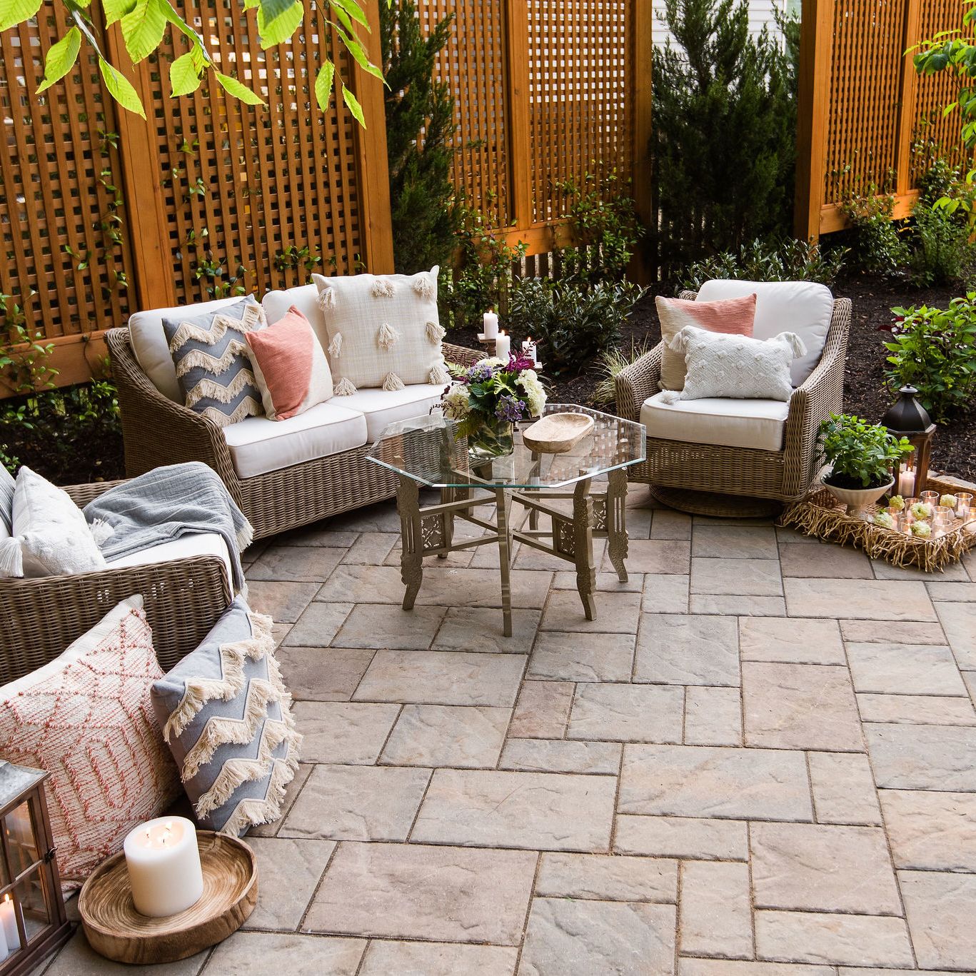 Paver patio with wood trellis privacy screens