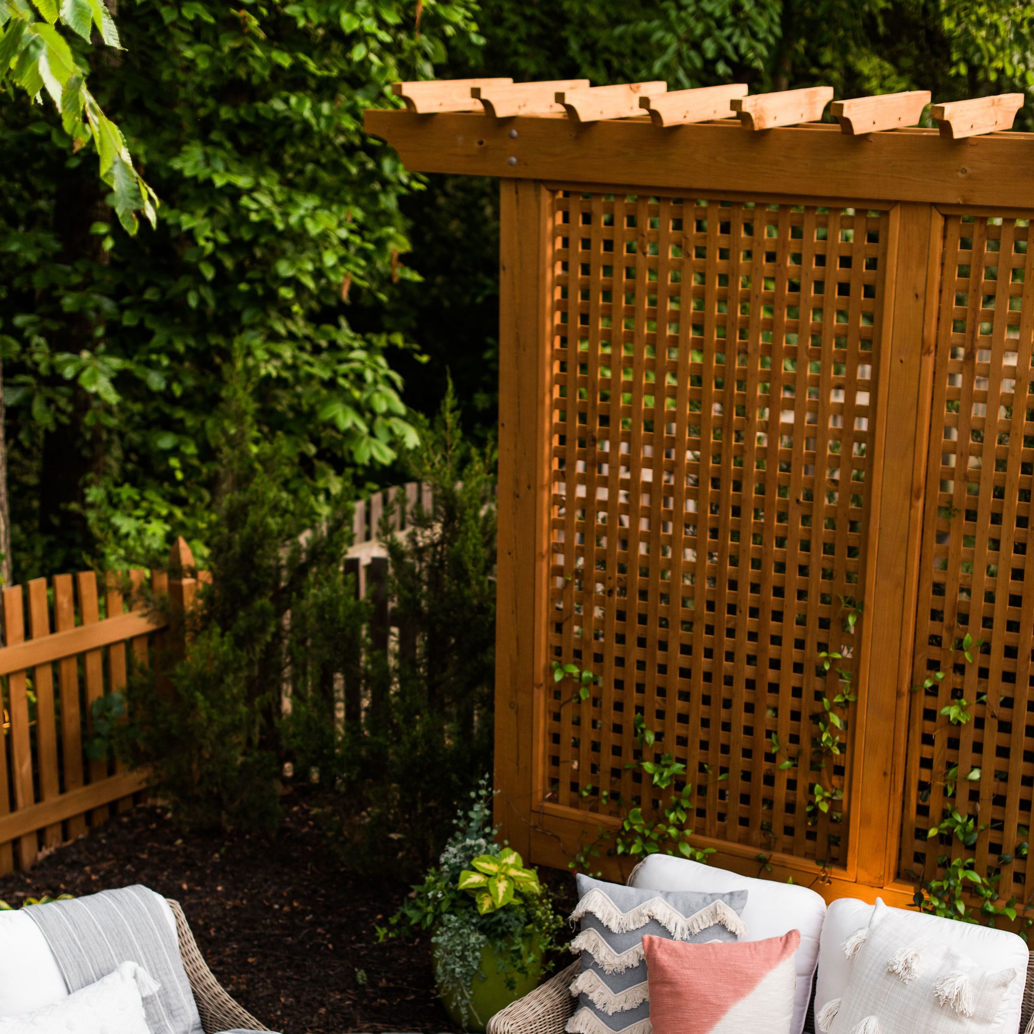Paver patio with wood trellis privacy screen